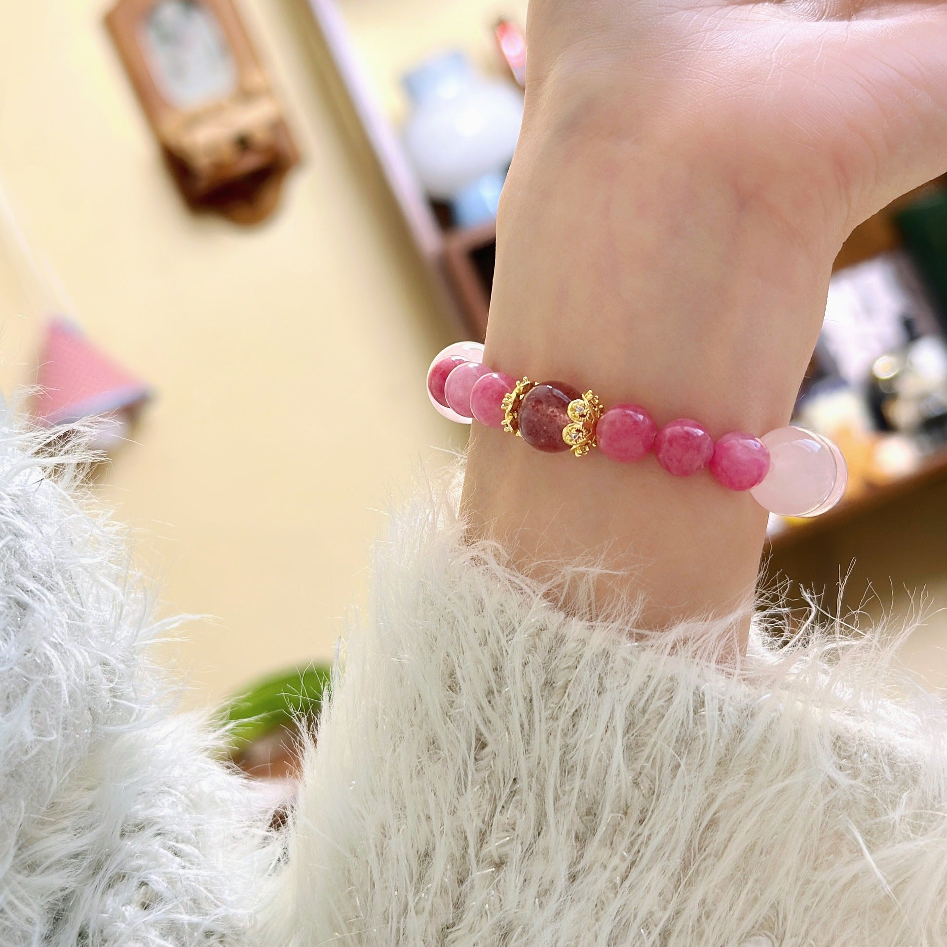 Lumina Aura Pink Quartz & Strawberry Crystal Bracelet – A Harmonious Blend of Elegance and Spiritual Energy