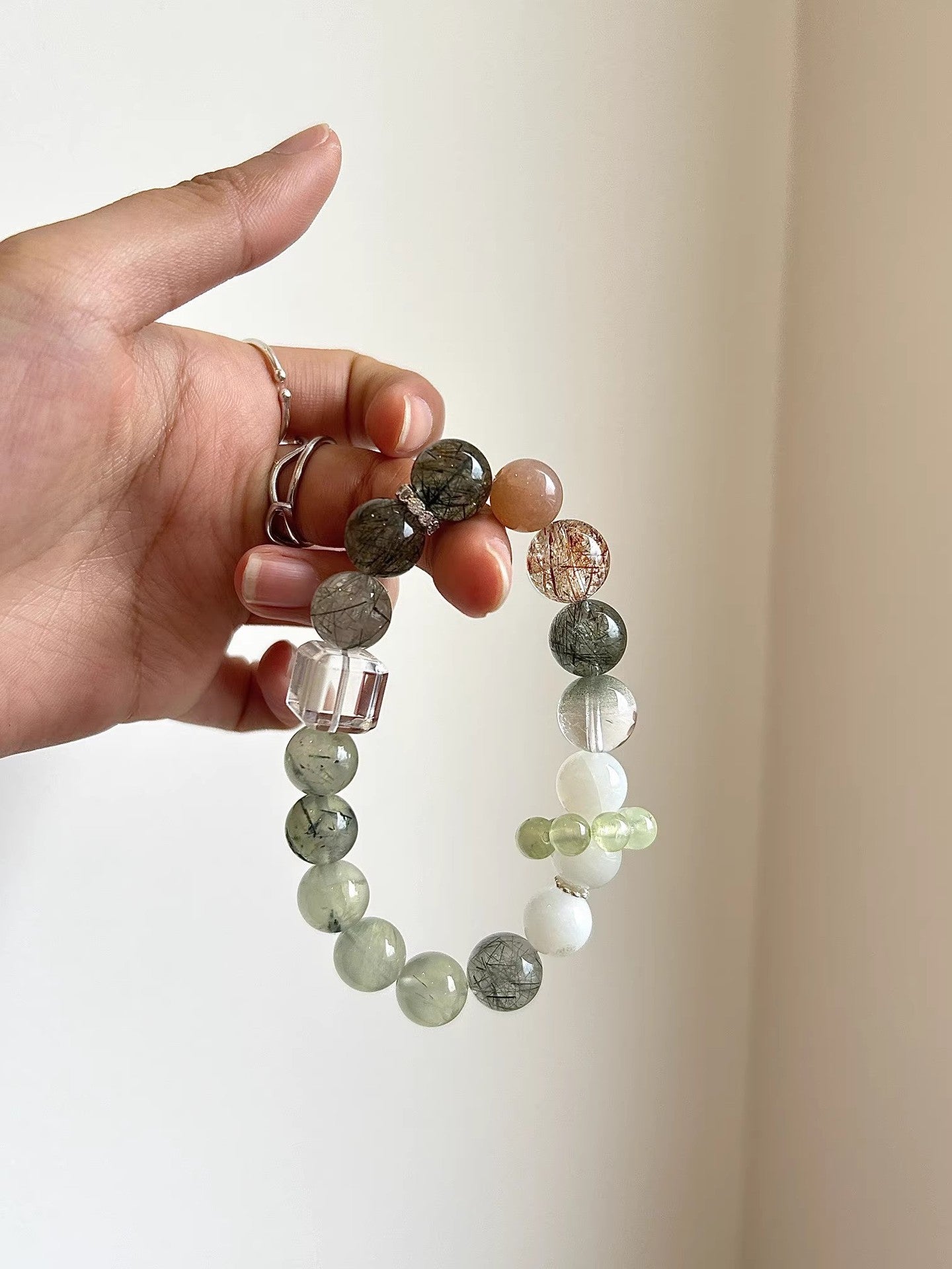 Lumina Aura Spiritual Energy Bracelet: Harness the Power of Natural Crystals