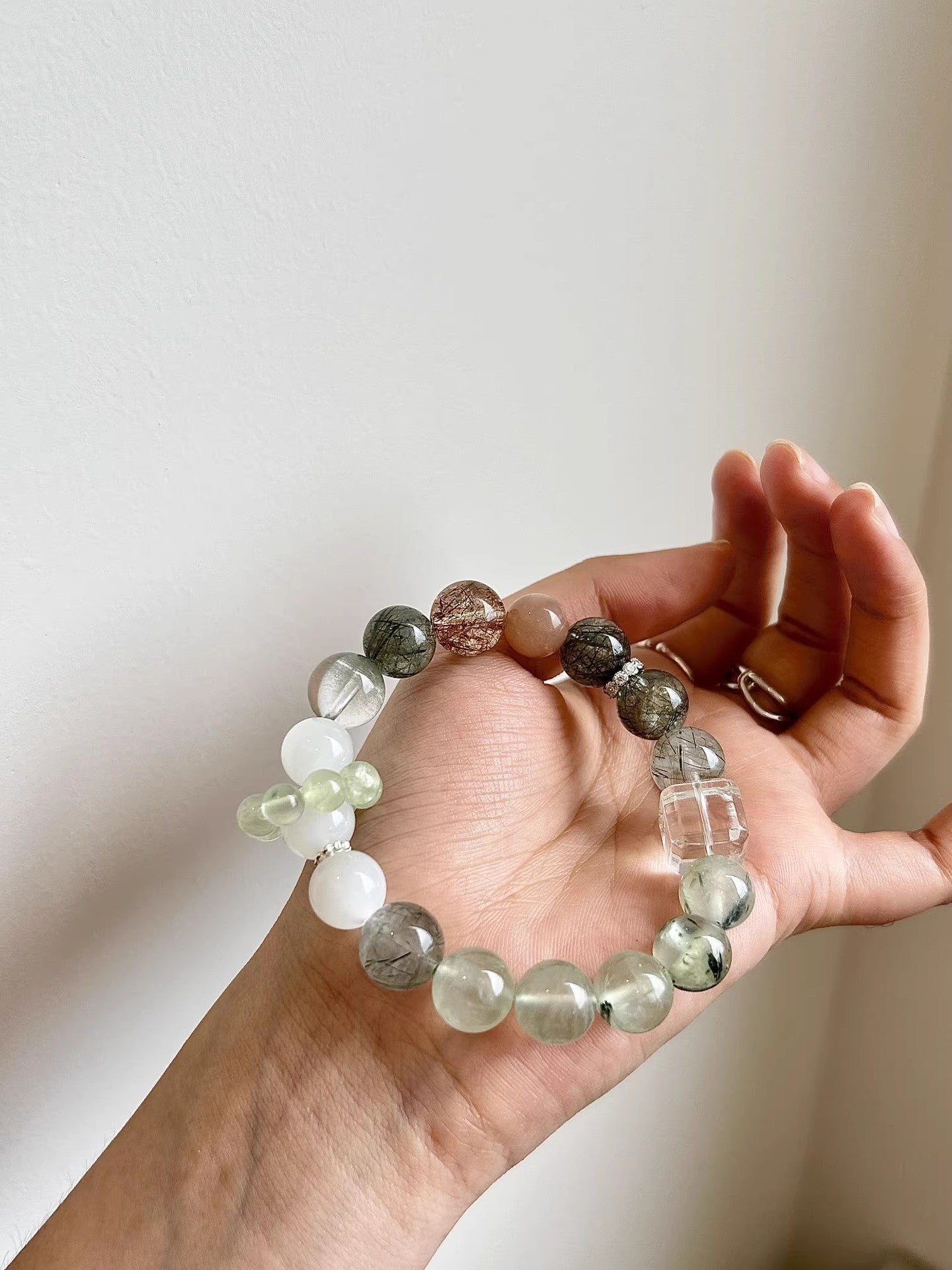 Lumina Aura Spiritual Energy Bracelet: Harness the Power of Natural Crystals
